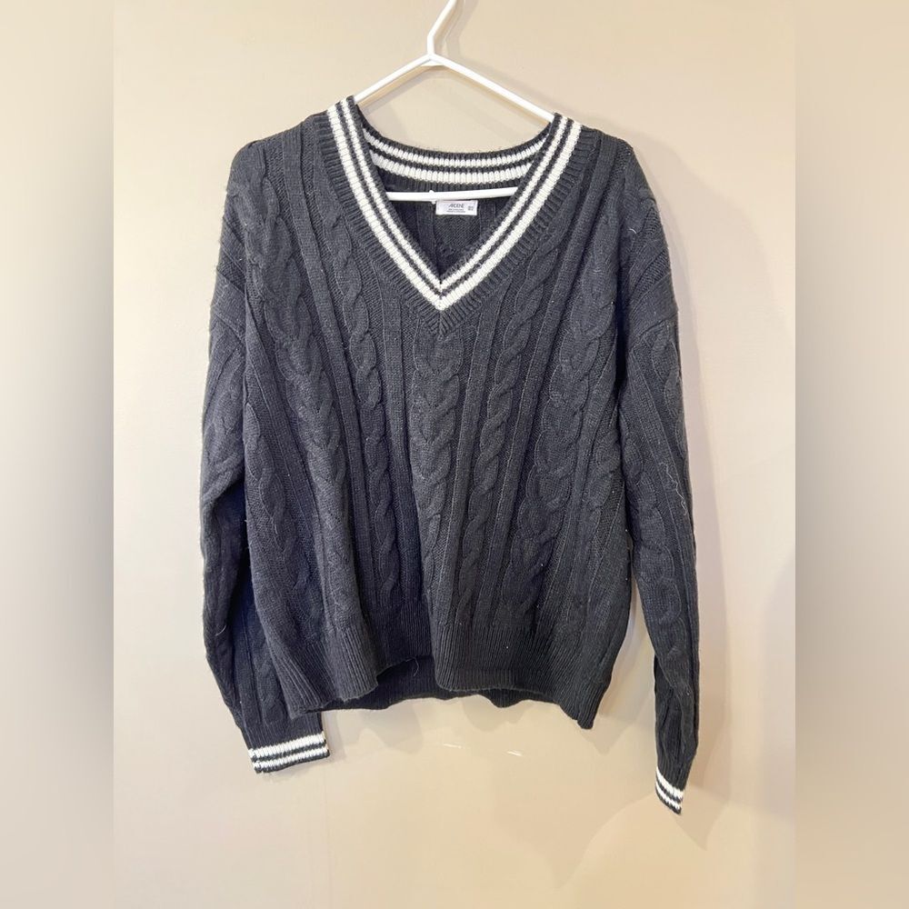 Ardene V-Neck Dark Gray Sweater